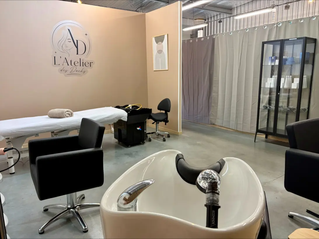 Les Docks Coiffure Esthetique Produits Pour La Coiffure Cavaillon Processed 1FD1AAFF 96A5 421F 91C9 5A007961D493 1
